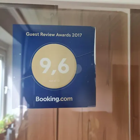 And Coasy 80 Qm Flat Bed & Breakfast
